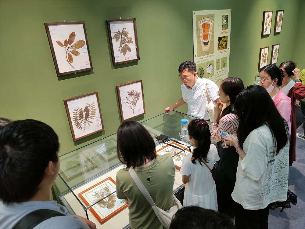 科学史系师生参观国家自然博物馆