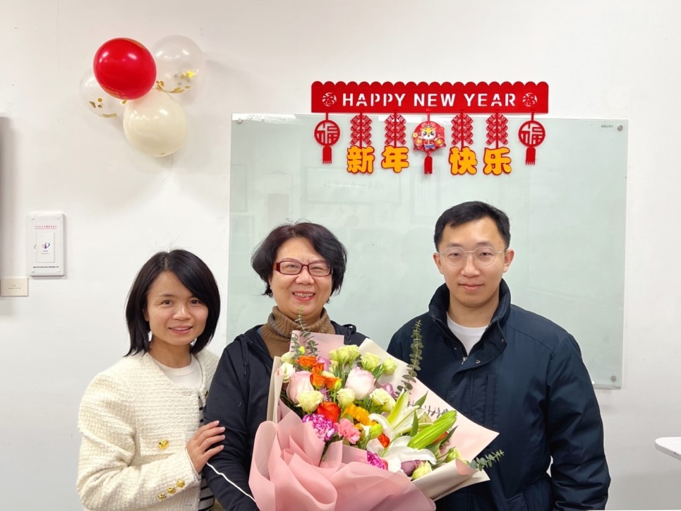 科学史系领导看望慰问在京退休教师,显浓厚情谊