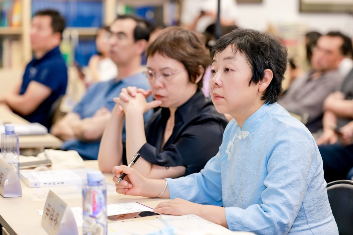 清华大学科学史系七周年庆暨萨顿诞辰140周年·柯瓦雷逝世60周年·竺可桢逝世50周年纪念论坛顺利举行